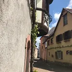 Aux Deux Cigognes Апартаменты *