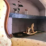 Aux Deux Cigognes Амершвир